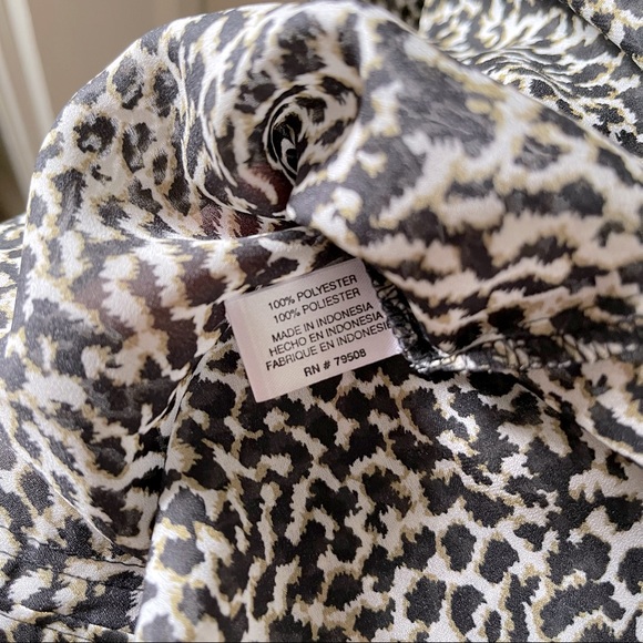 VIOLET & CLAIRE | Leopard Button Down Shirt - Picture 6 of 7
